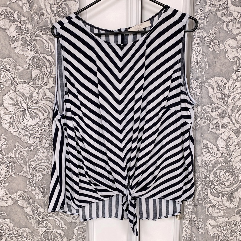 Loft Plus Tie Front Sleeveless Top Size 20
